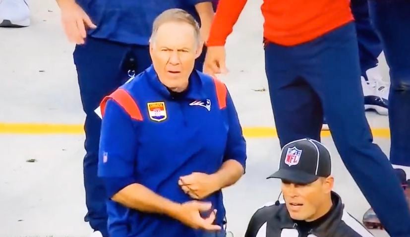 Bill Belichick hrdě ukazuje své chorvatské kořeny s vlajkou na hrudi