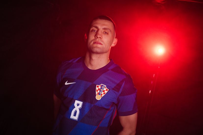 Mateo Kovacic v novém chorvatském fotbalovém dresu