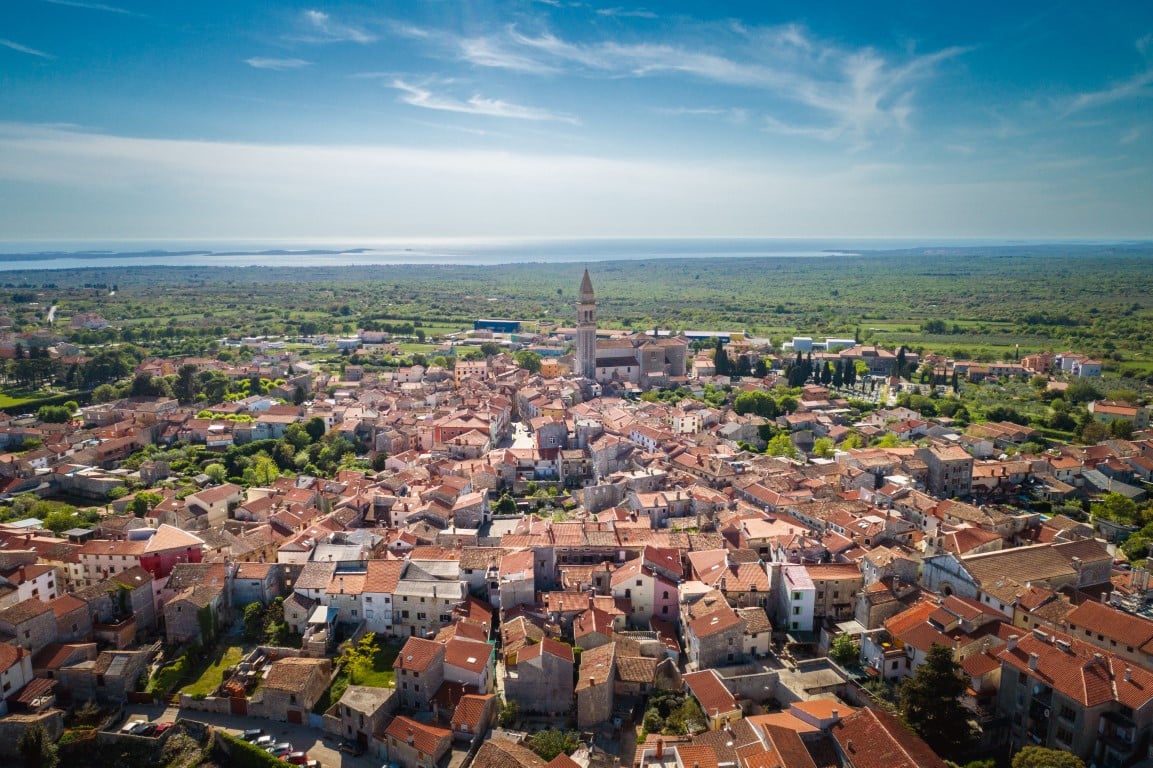 Luxus zrcadlený v minulosti: Tradiční kroje Vodnjan, Galižana a Peroj