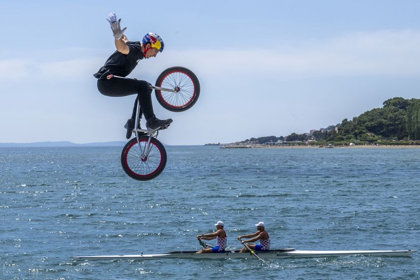 (Marin Ranteš chorvatský jezdec bmx dělá triky