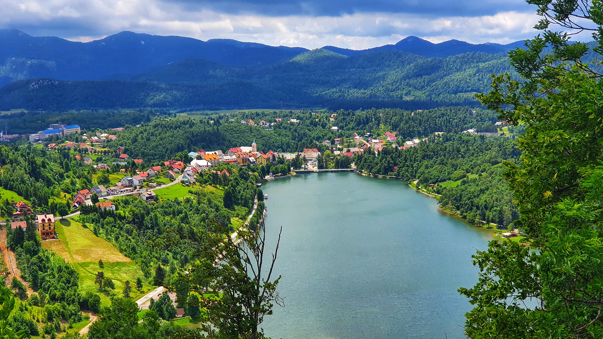 Všechny krásy Fužine z vrcholu Preradović