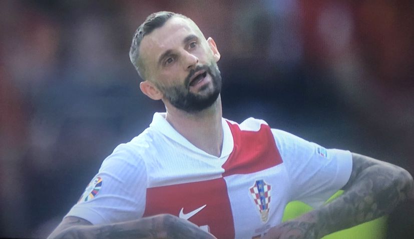 Marcelo Brozovic hraje za Chorvatsko proti Španělsku Euro 2024