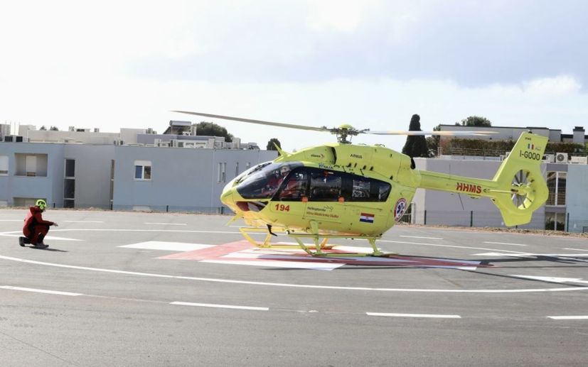 Přistání vrtulníku na heliportu nemocnice ve Splitu 