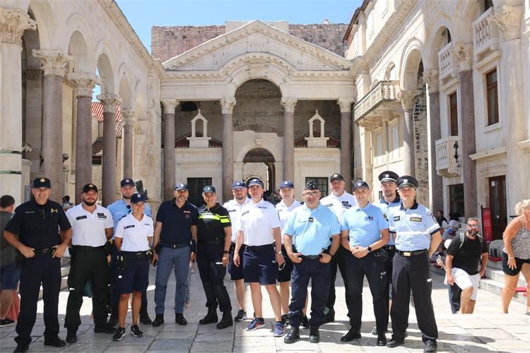 Zahraniční policisté ve Splitu