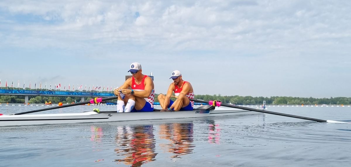 Martin a Valent Sinkovicovi v Paříži na olympijských hrách se svými zlatými medailemi 