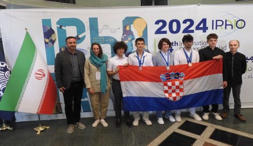 Chorvatští studenti na fyzikální olympiádě v Íránu