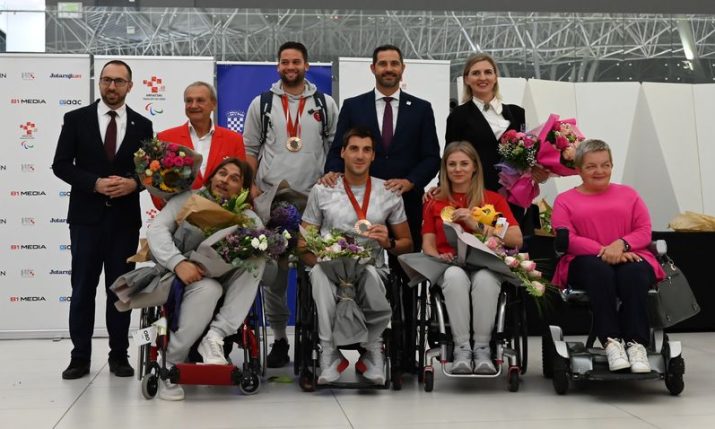 Chorvatské medaile ověnčené paralympioniky se vracejí přivítat v Záhřebu