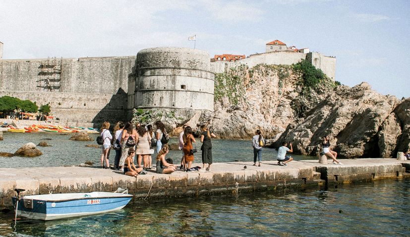 Turisté v Dubrovníku