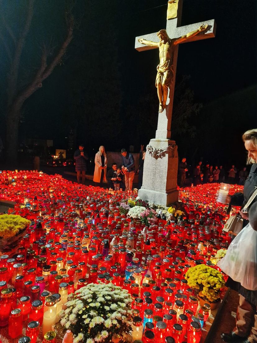 Hřbitov Mirogoj v Záhřebu dnes večer velkolepý pohled