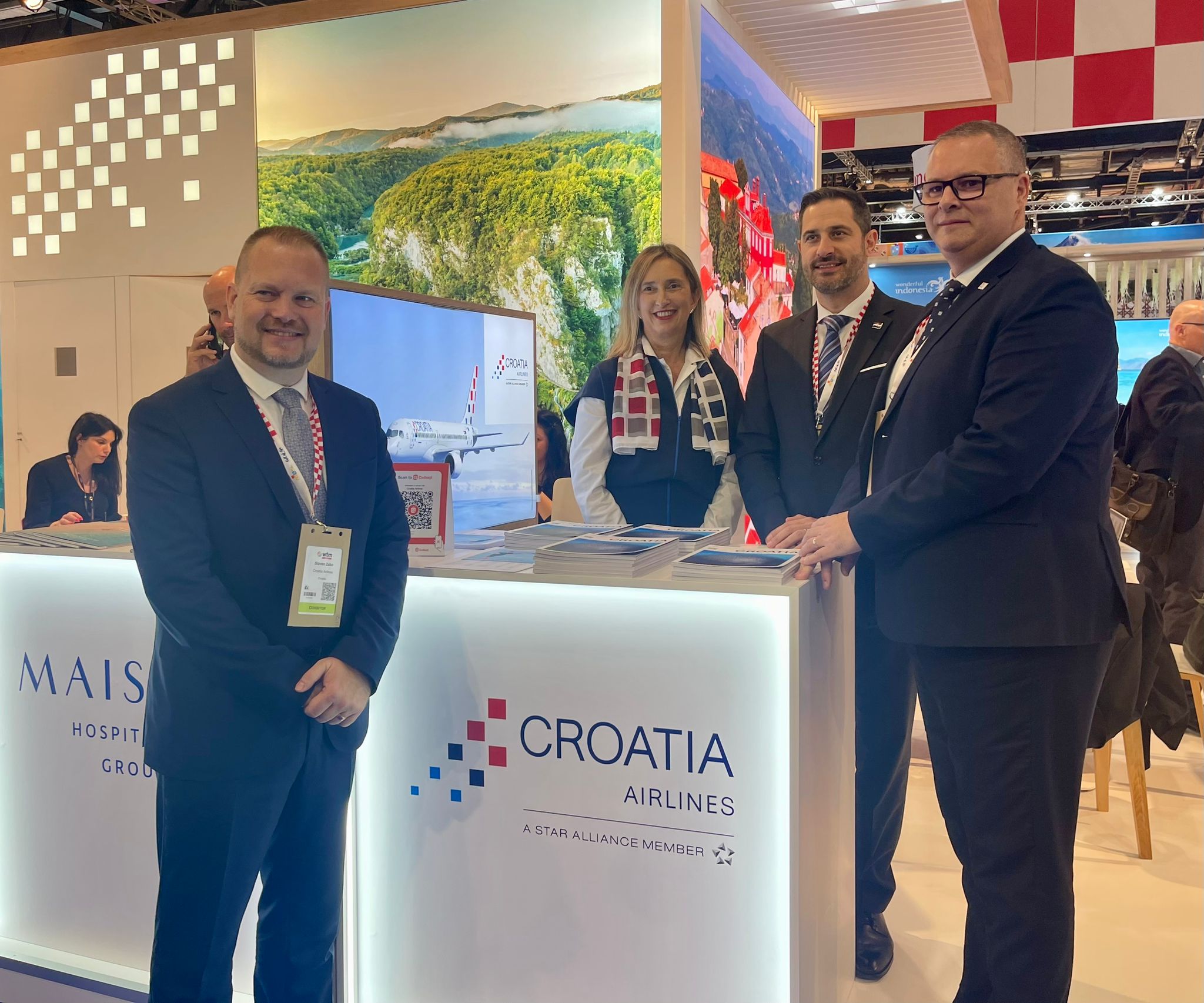 Kristjan Staničić, ředitel Chorvatského turistického sdružení Slaven Žabo, ředitel obchodních záležitostí Croatia Airlines Tonči Glavina, ministr cestovního ruchu Chorvatské republiky