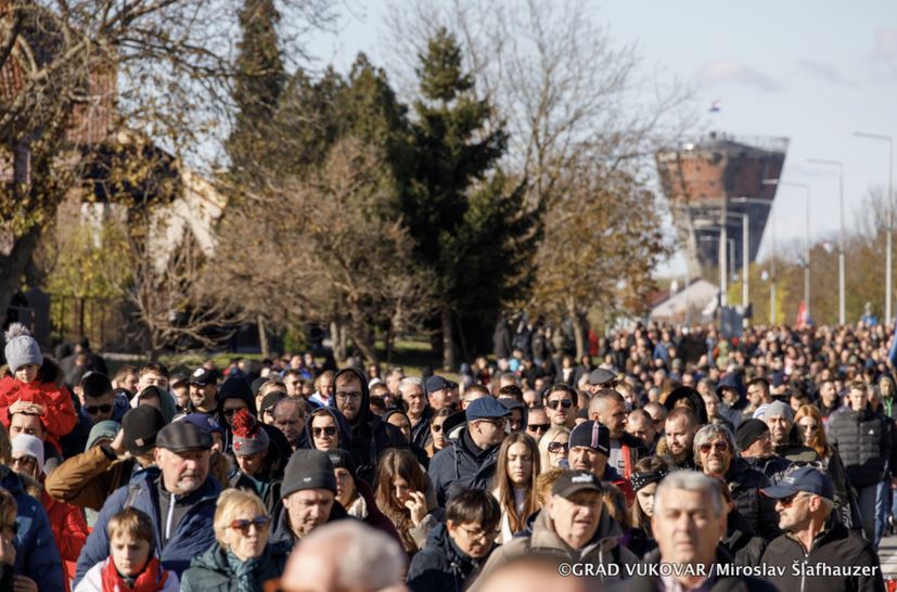 Dosud největší vzpomínkový průvod ve Vukovaru jako 150 000 pochod