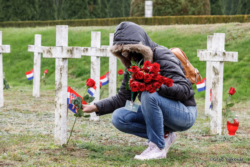 Chorvatsko si připomíná tragédii Vukovaru a Škabrnja